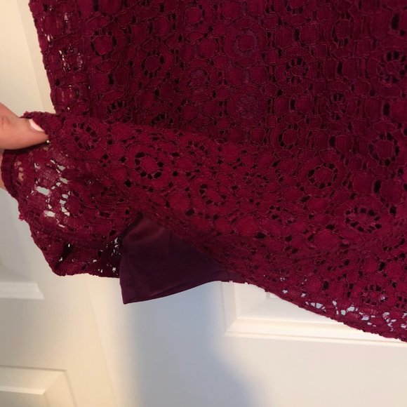 Banana Republic Lace Fluted-Sleeve Dress - Picture 5 of 6